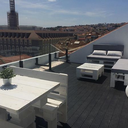 A Terrace On A Topfloor With A View Lisbon Exterior photo