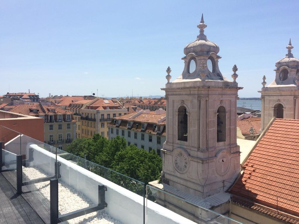 A Terrace On A Topfloor With A View Lisbon Exterior photo